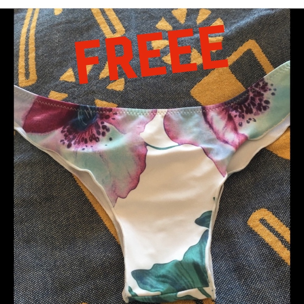 FREEEE BIKINI SET